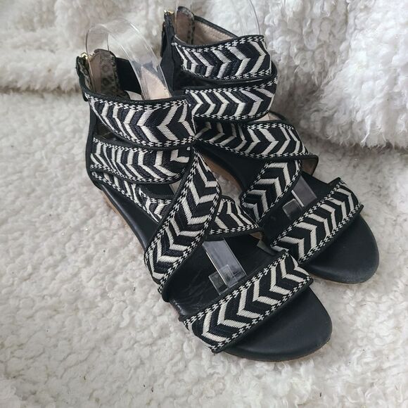 Matt Bernson Black and White Chevron Embroidered Leather Sandals size 6 - Picture 2 of 7